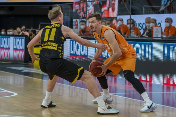 例如小特与 例如小特与